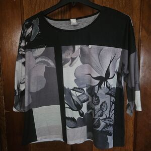 Women’s Black & Gray Floral Lightweight Top – Size M, Casual‎ Chic Blouse